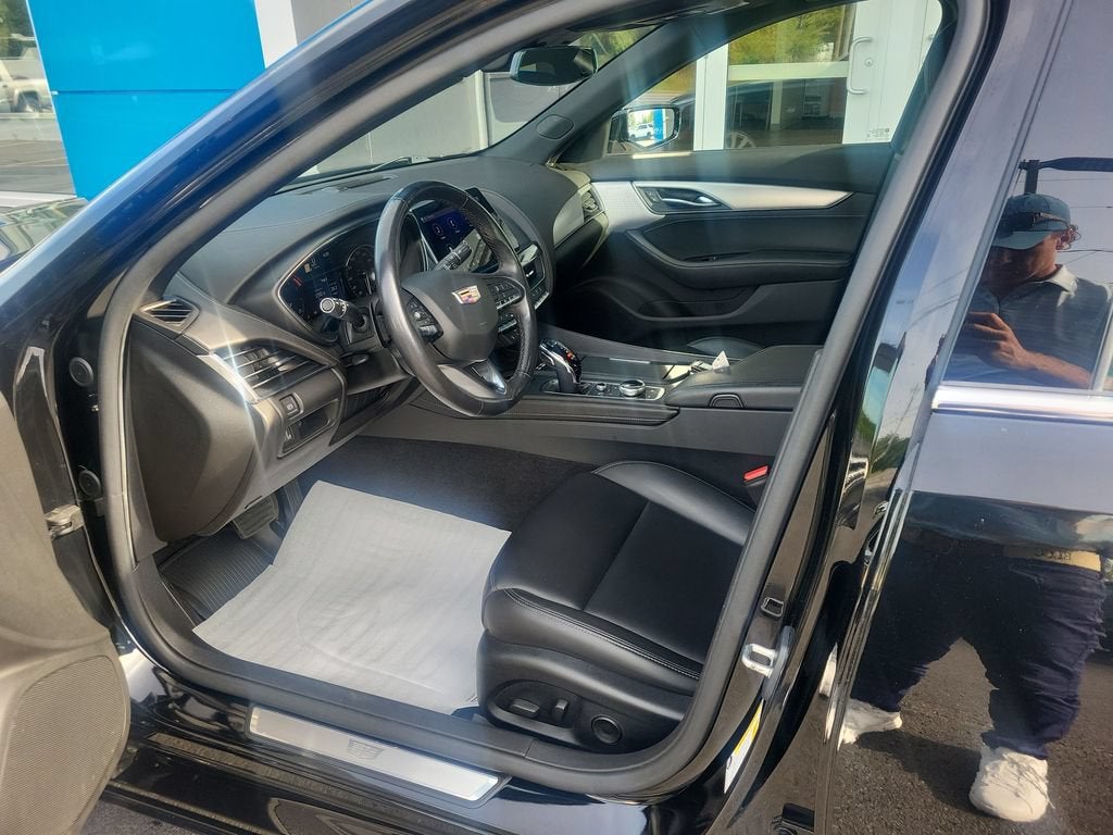 2022 Cadillac CT5 Luxury