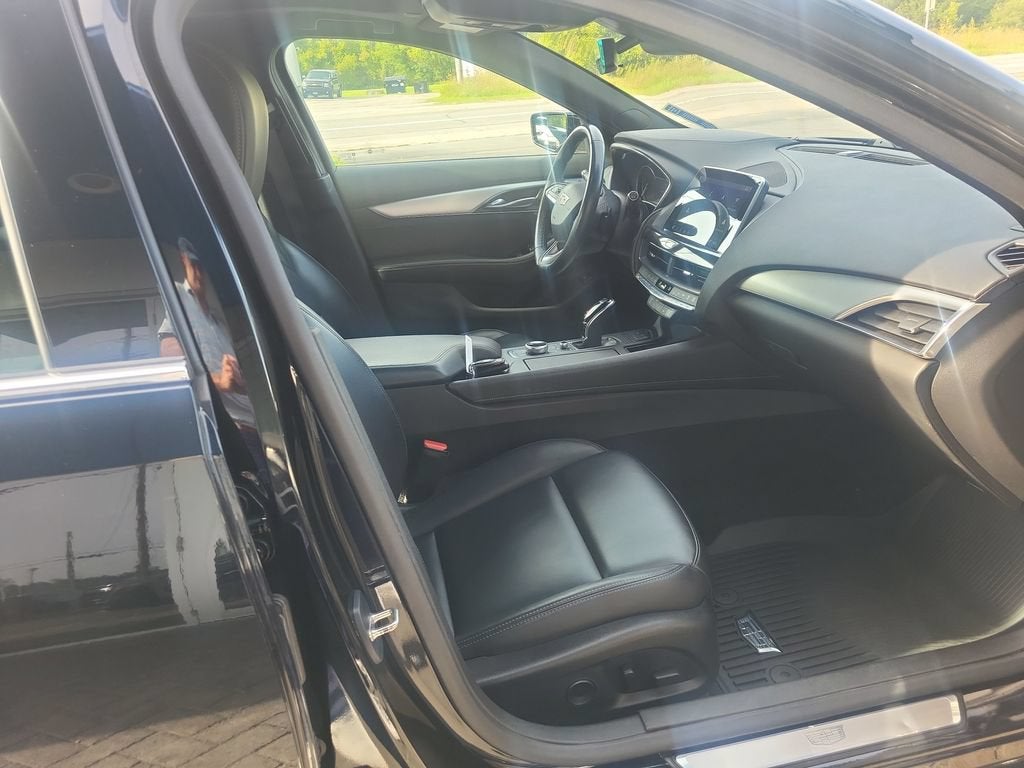 2022 Cadillac CT5 Luxury