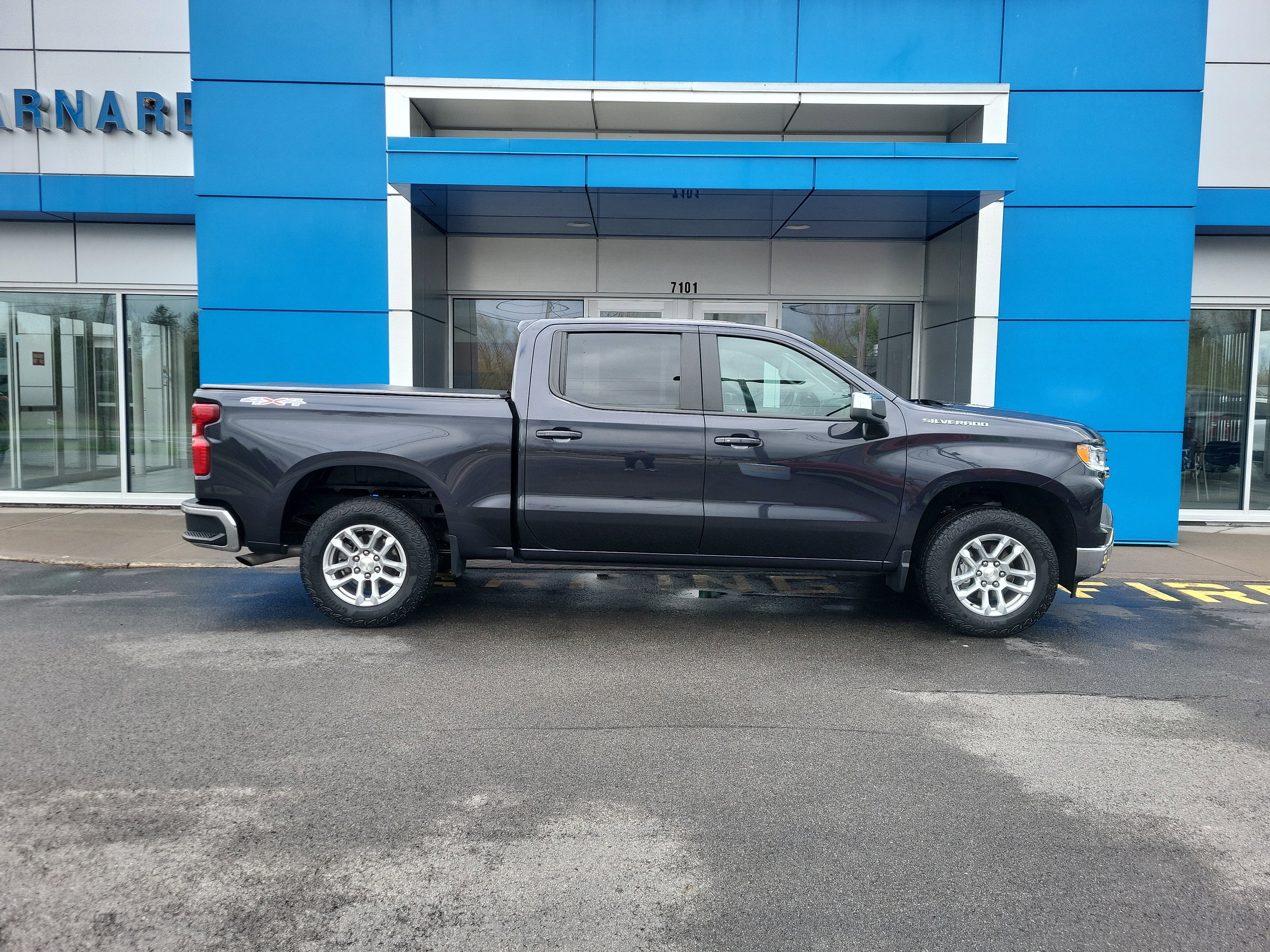 2022 Chevrolet Silverado 1500 LT (2FL)