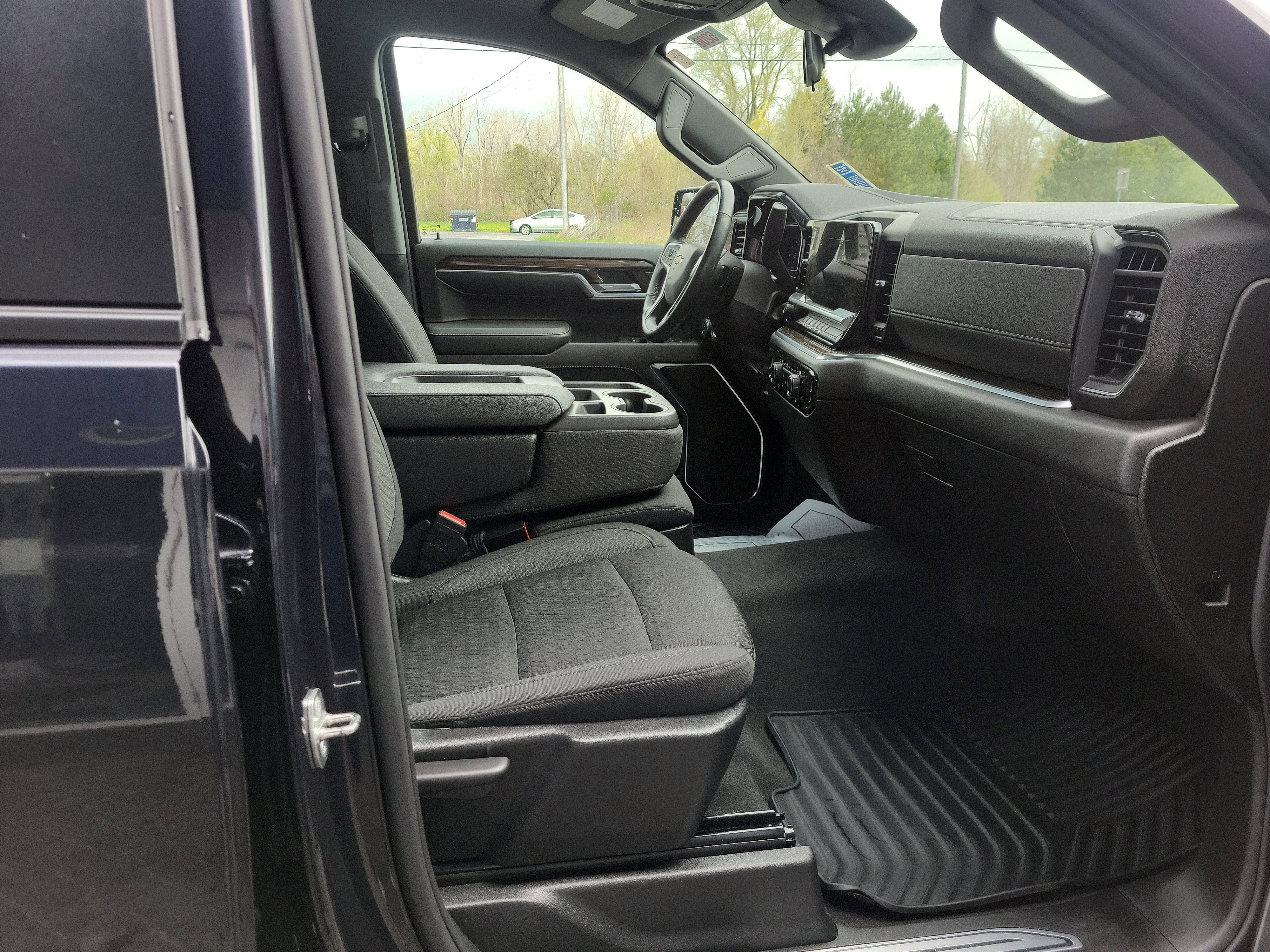 2022 Chevrolet Silverado 1500 LT (2FL)