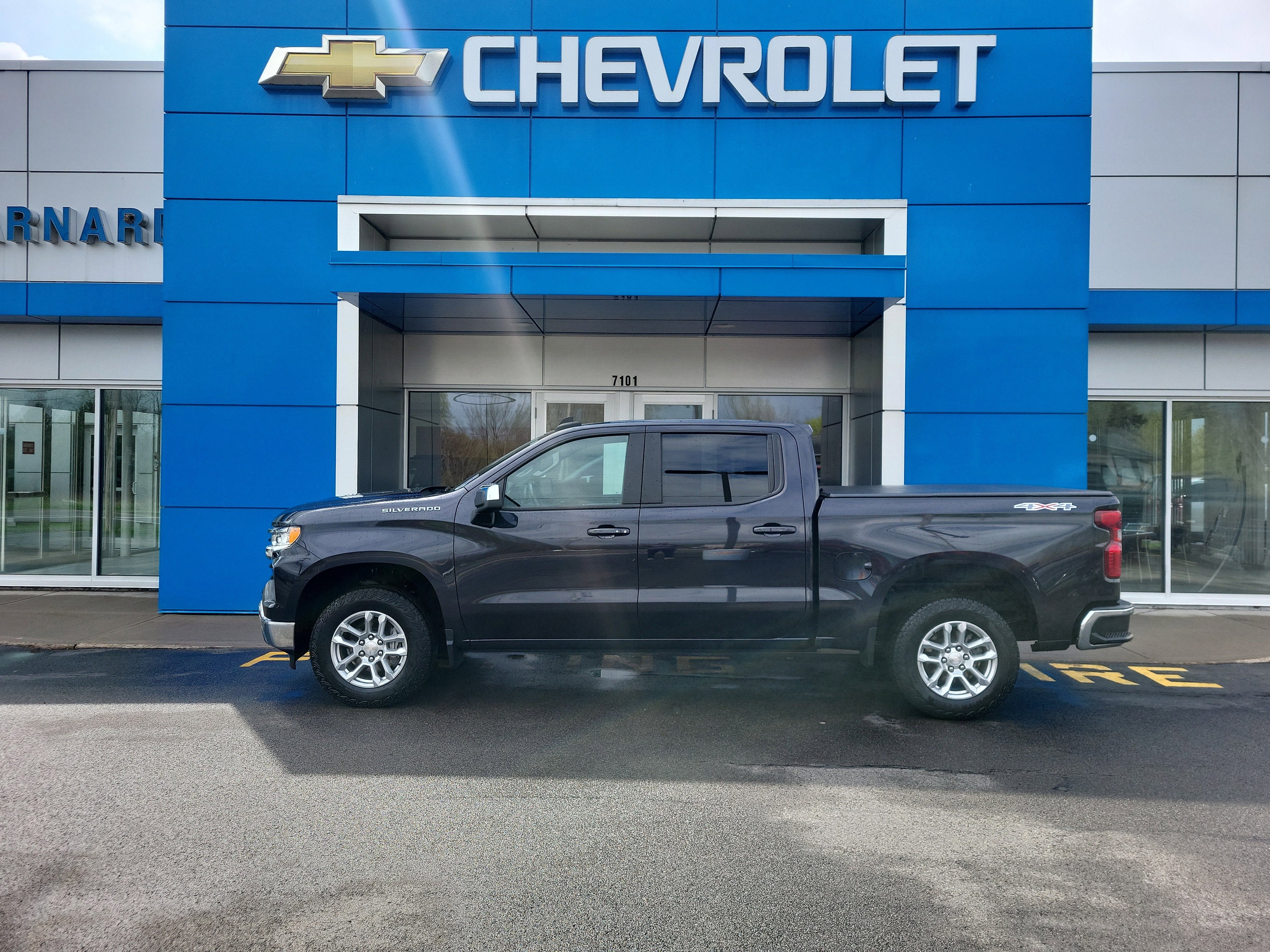 2022 Chevrolet Silverado 1500 LT (2FL)