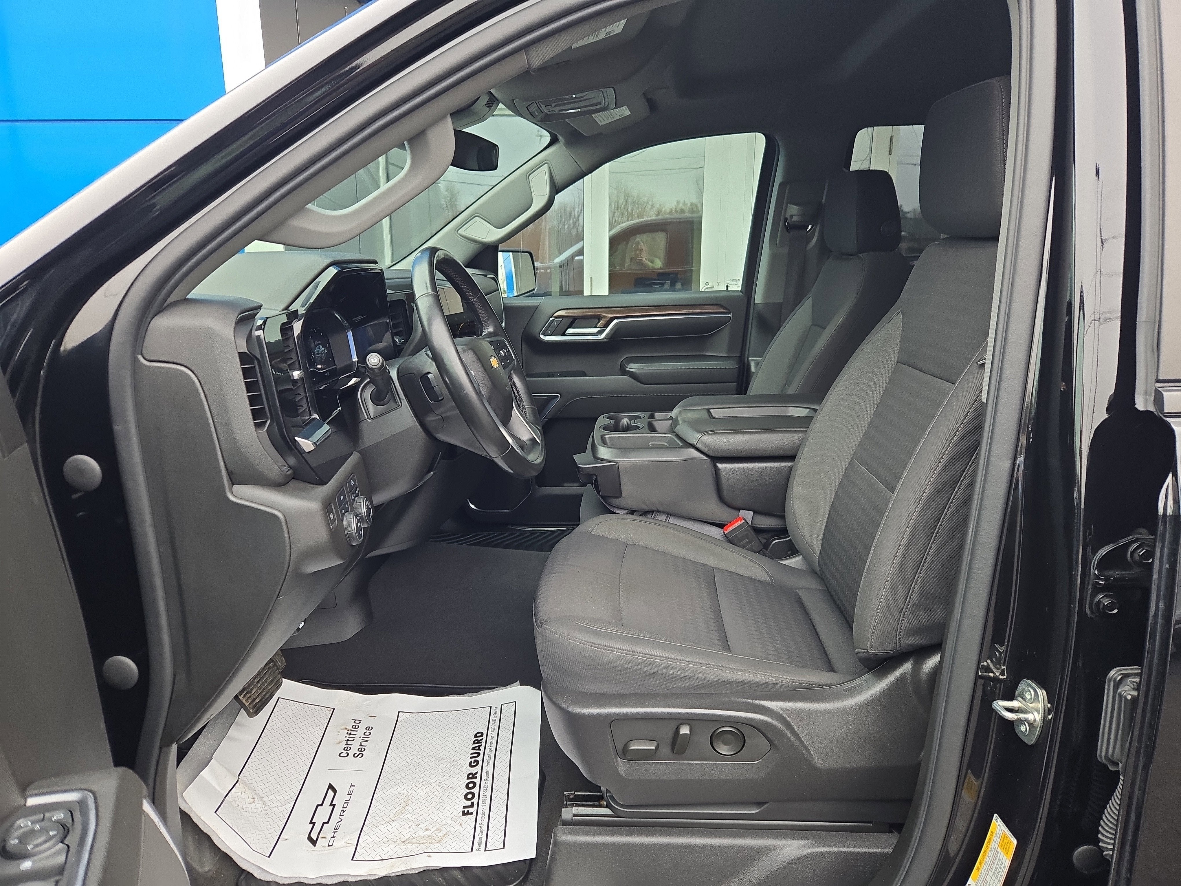 2023 Chevrolet Silverado 1500 LT (2FL)