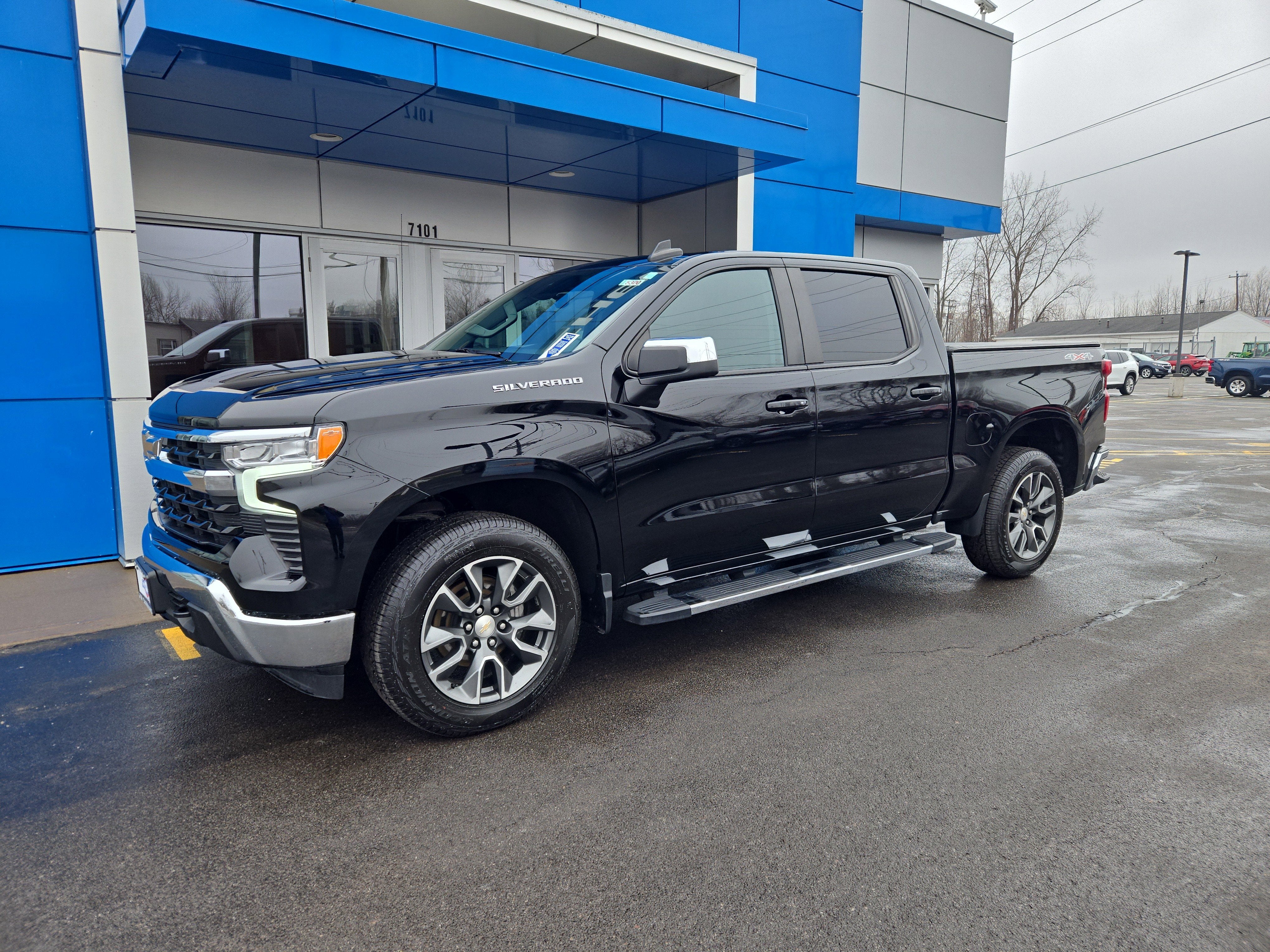 2023 Chevrolet Silverado 1500 LT (2FL)