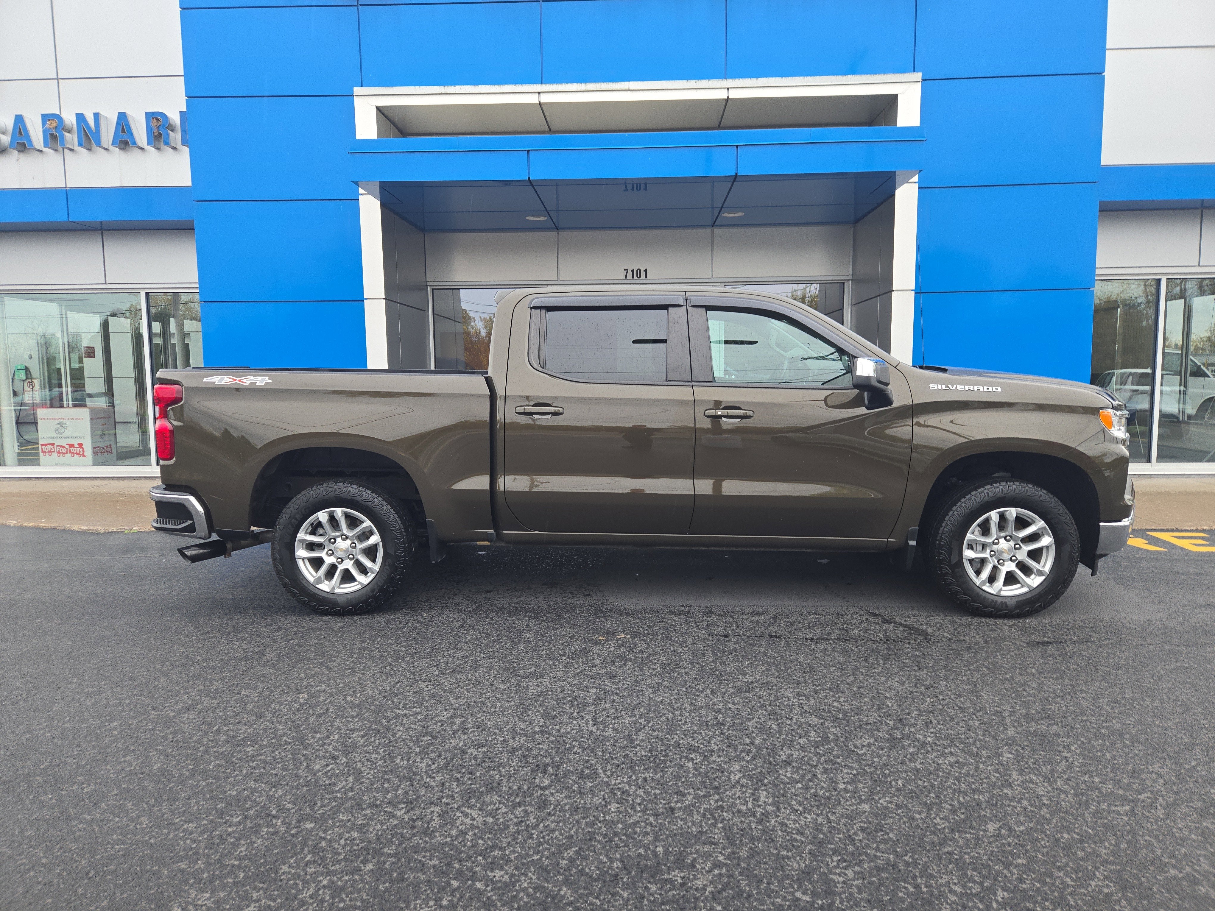 2023 Chevrolet Silverado 1500 LT (2FL)