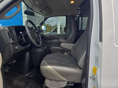 2025 Chevrolet Express Cargo WT