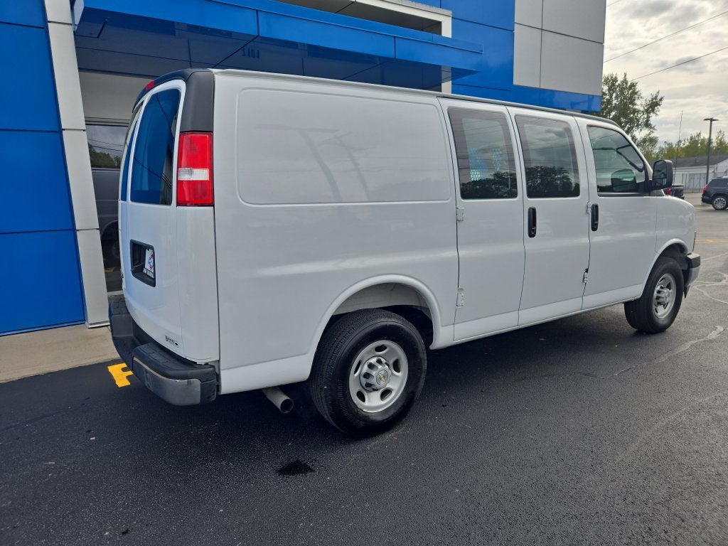 2025 Chevrolet Express Cargo WT