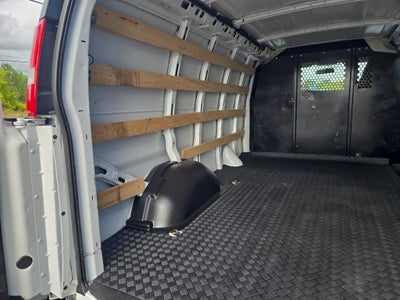 2025 Chevrolet Express Cargo WT