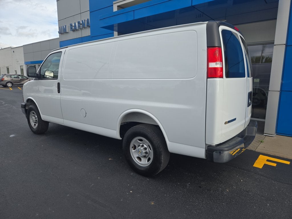 2025 Chevrolet Express Cargo WT