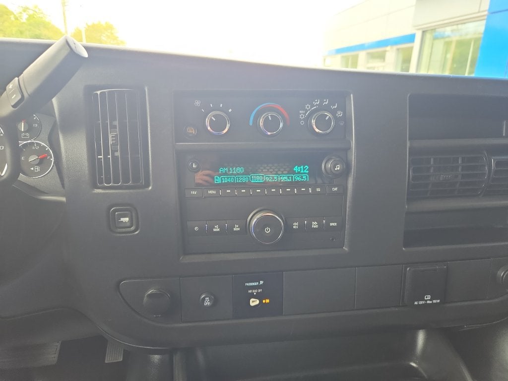 2025 Chevrolet Express Cargo WT