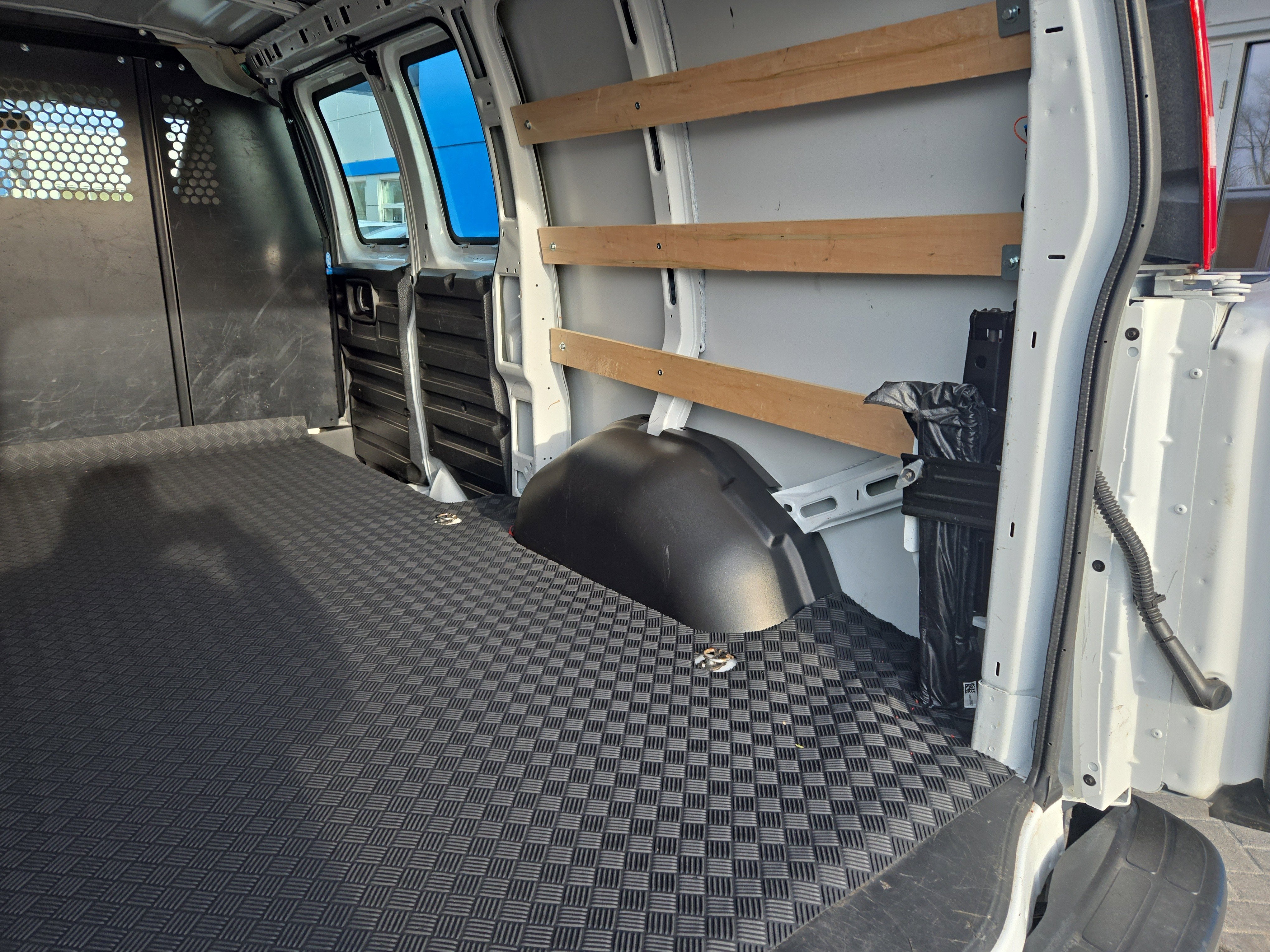 2024 Chevrolet Express Cargo 2500 WT