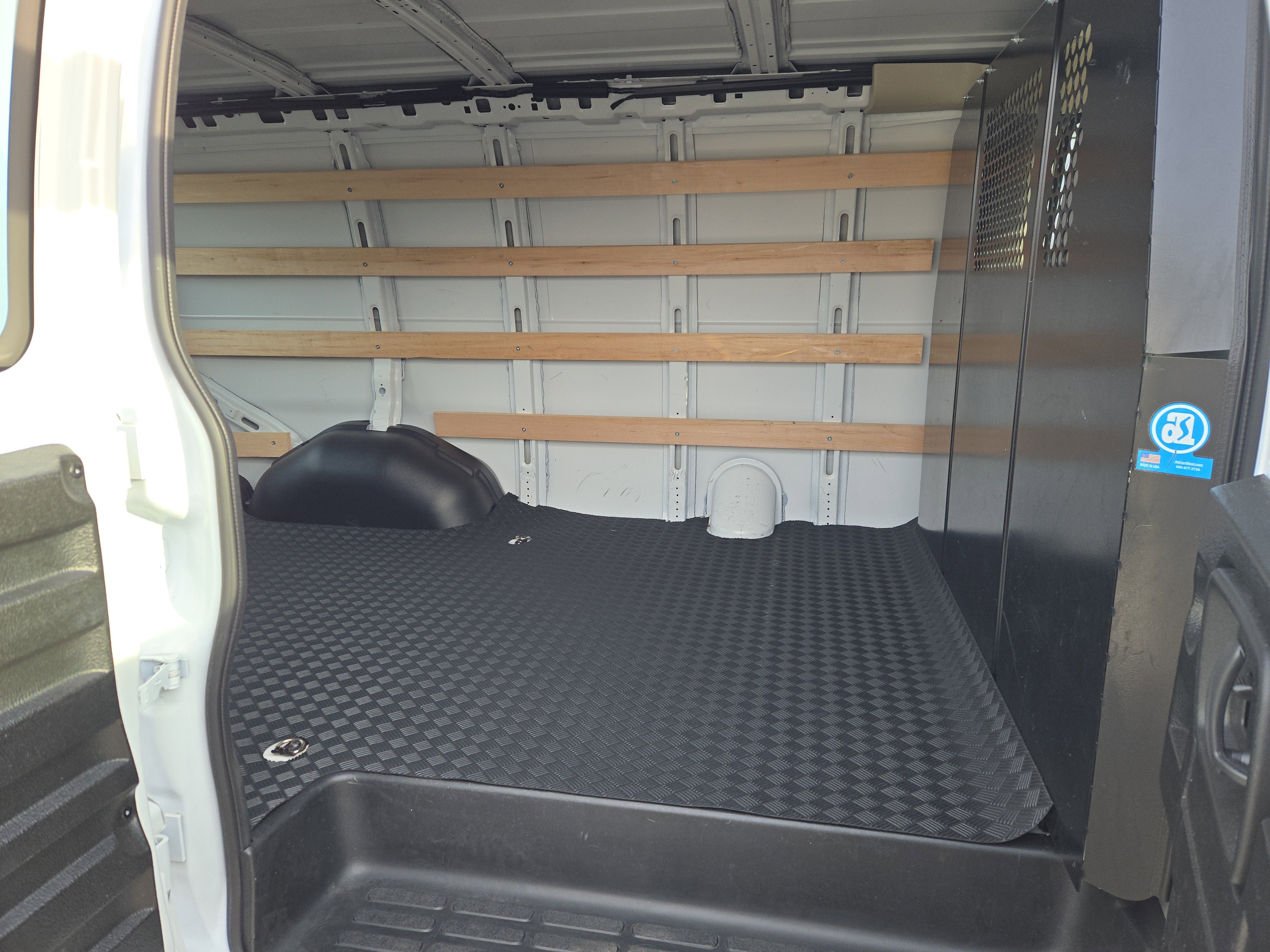 2024 Chevrolet Express Cargo 2500 WT