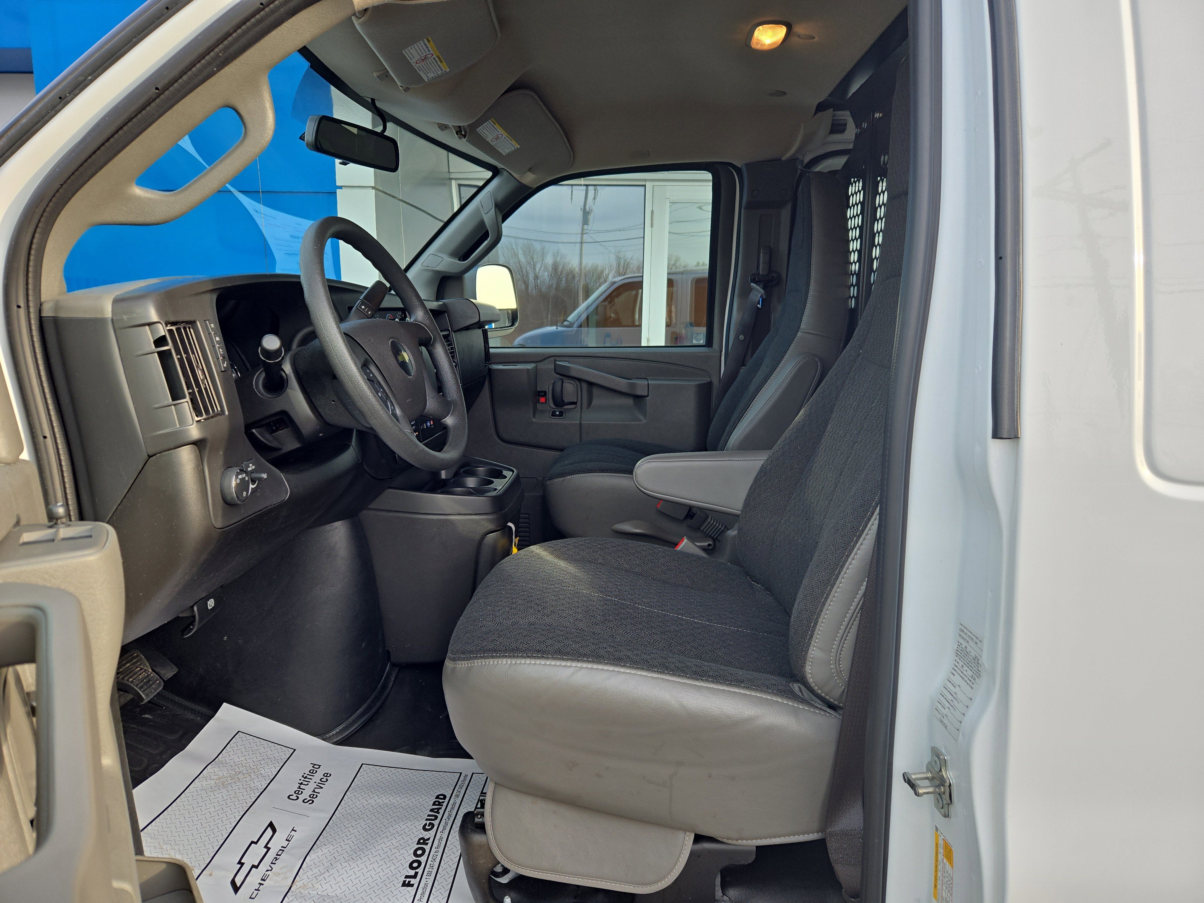 2024 Chevrolet Express Cargo 2500 WT