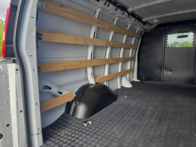 2025 Chevrolet Express Cargo WT