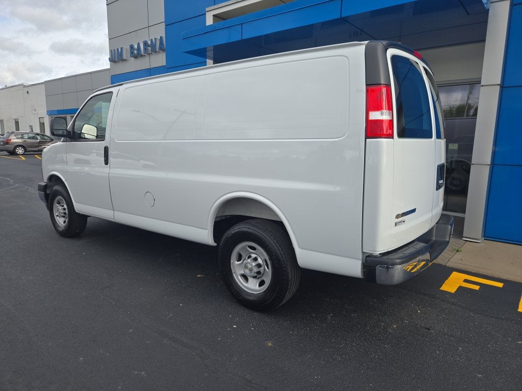 2025 Chevrolet Express Cargo WT