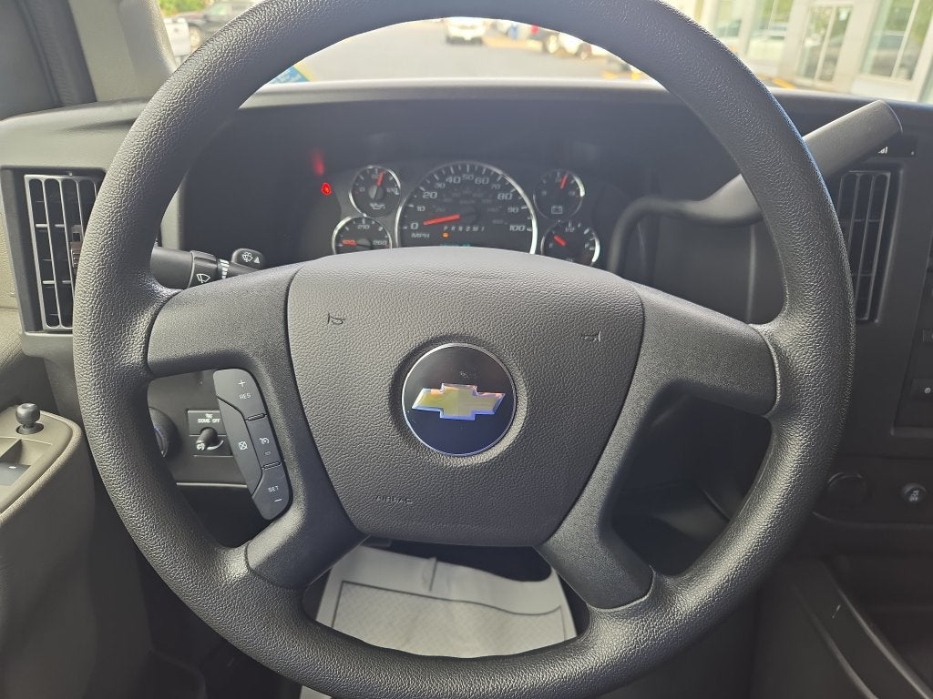 2025 Chevrolet Express Cargo WT