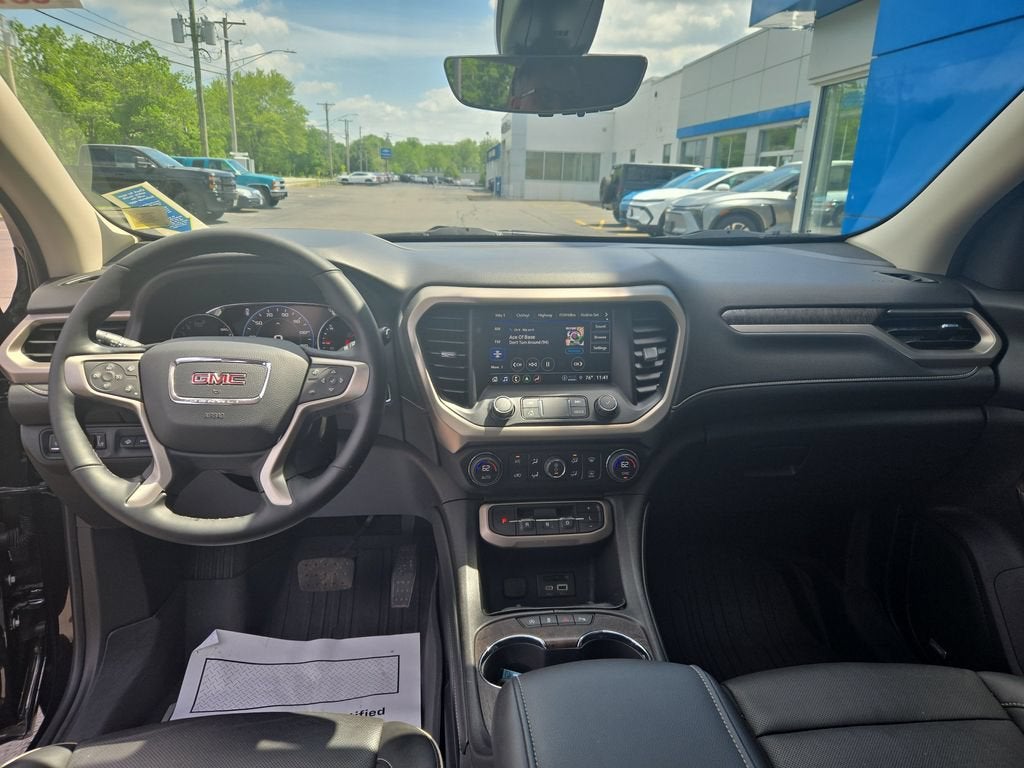2023 GMC Acadia Denali
