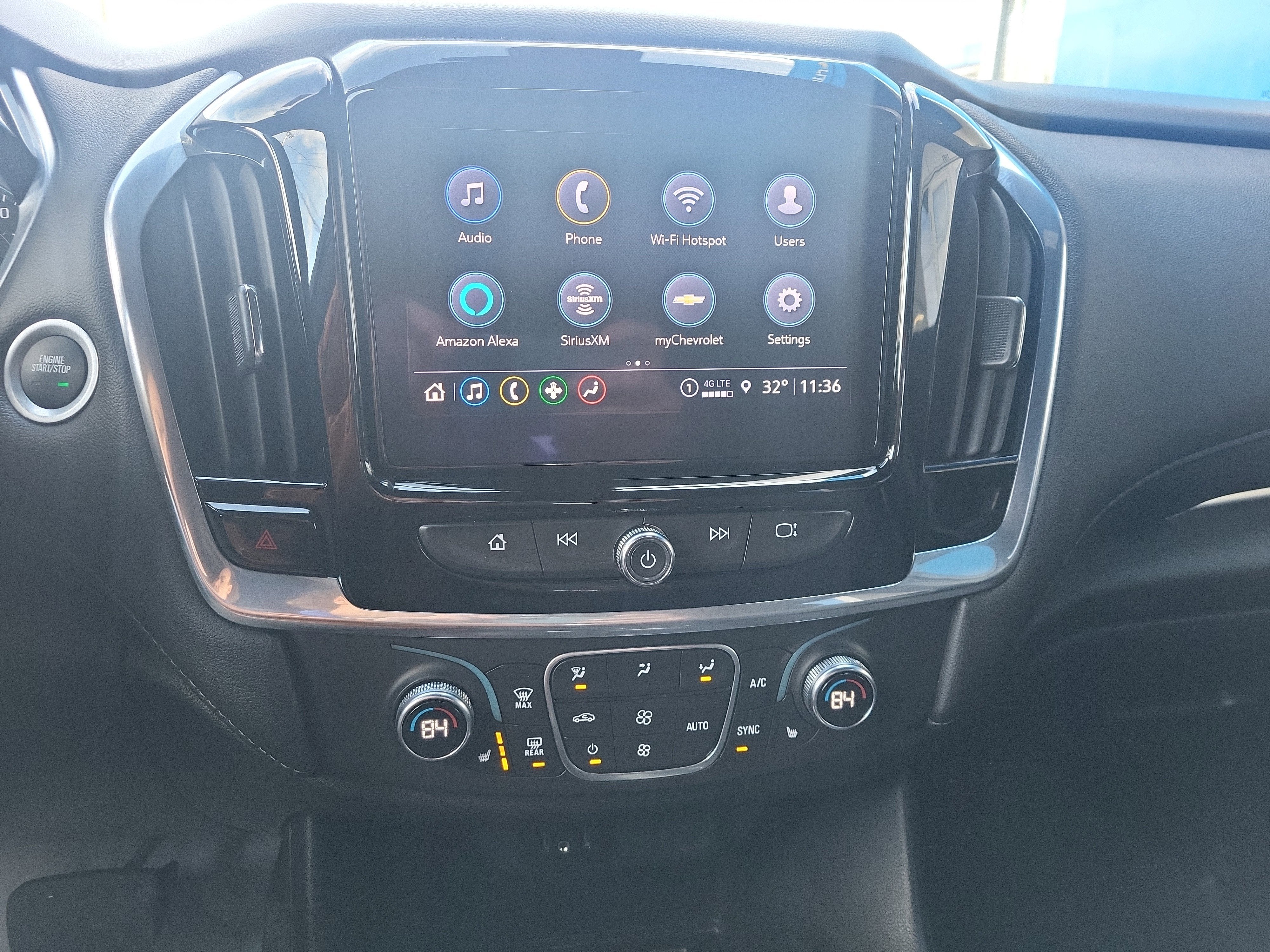 2022 Chevrolet Traverse LT Cloth