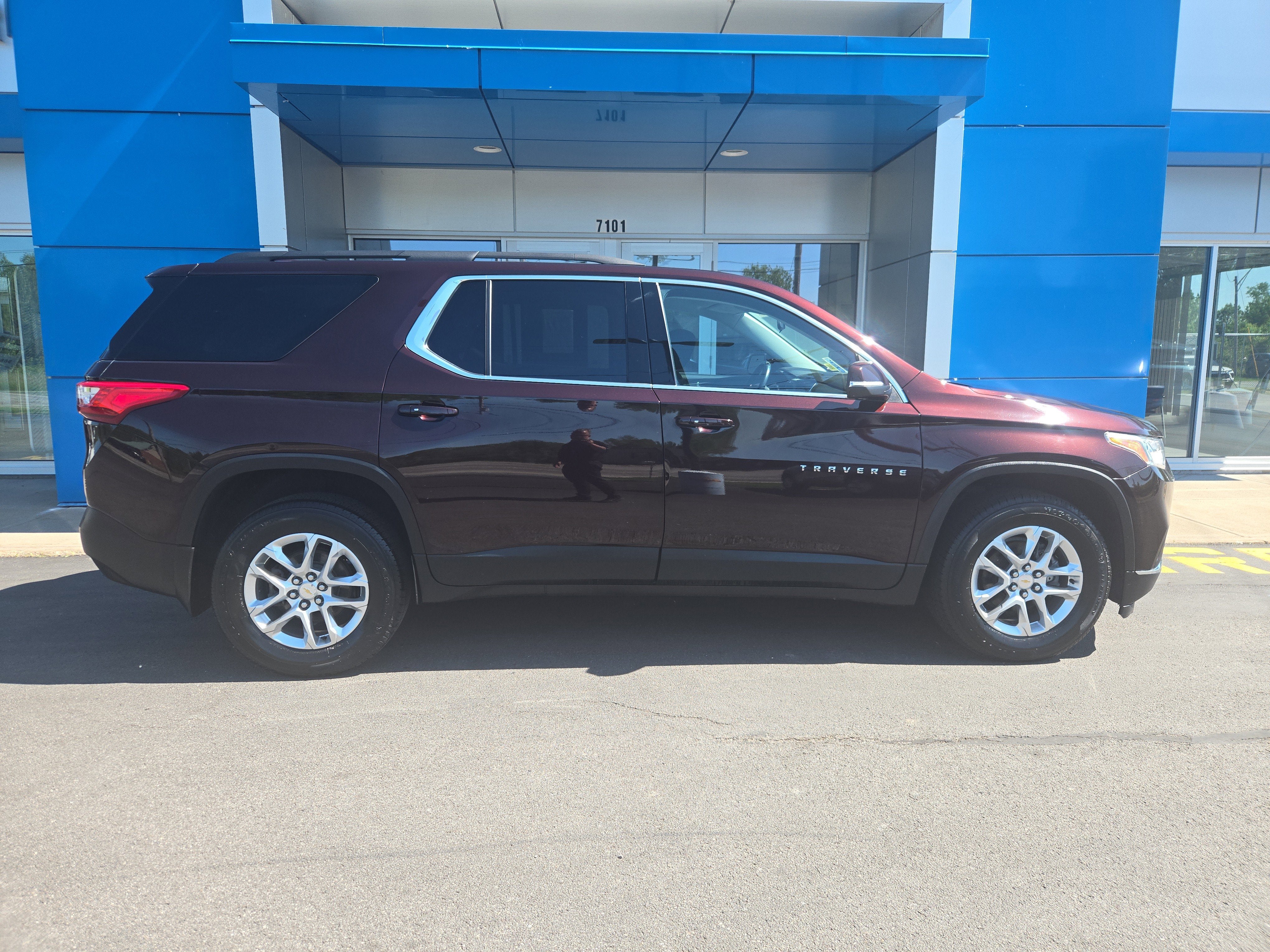 2021 Chevrolet Traverse LT Cloth