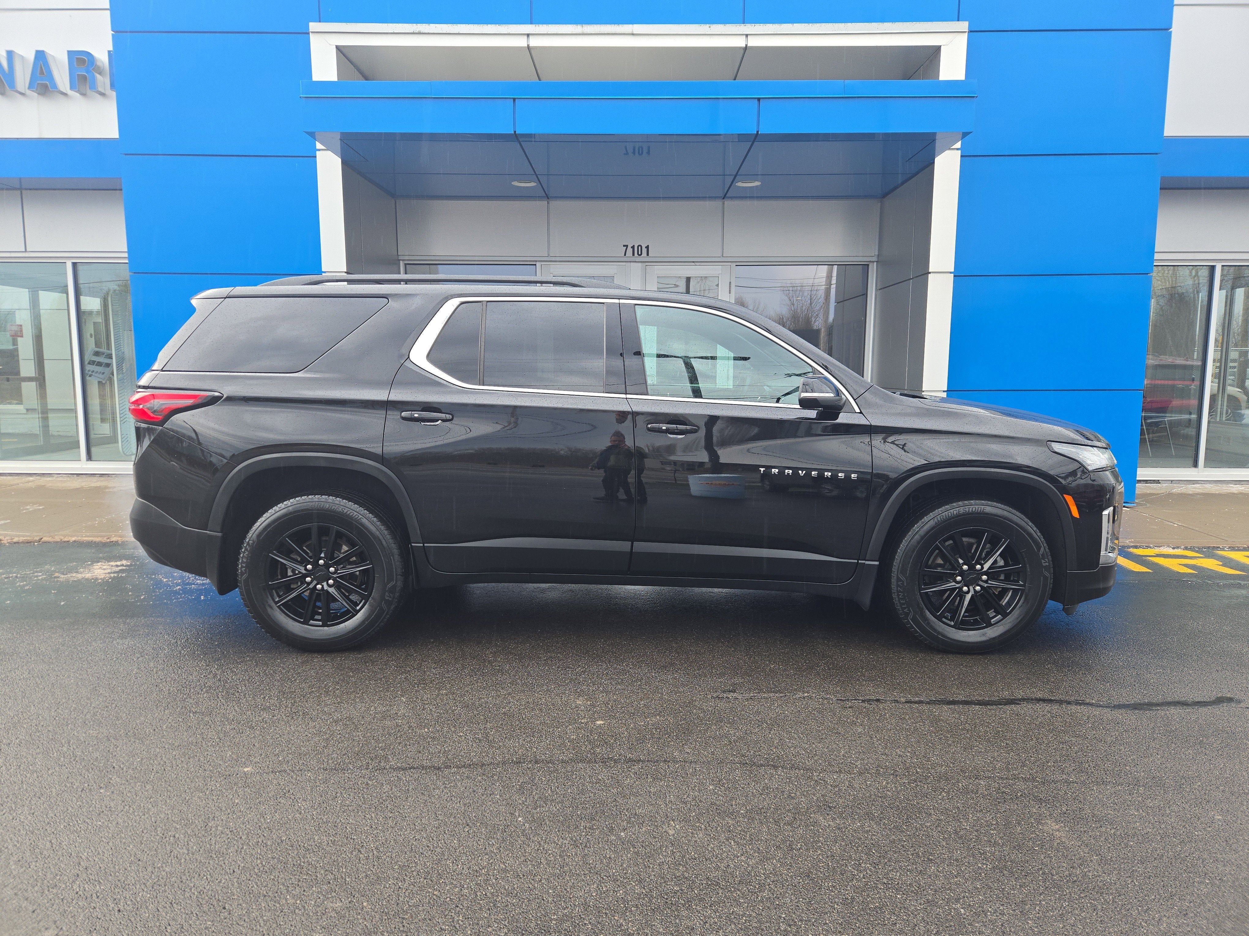 2023 Chevrolet Traverse LT Cloth