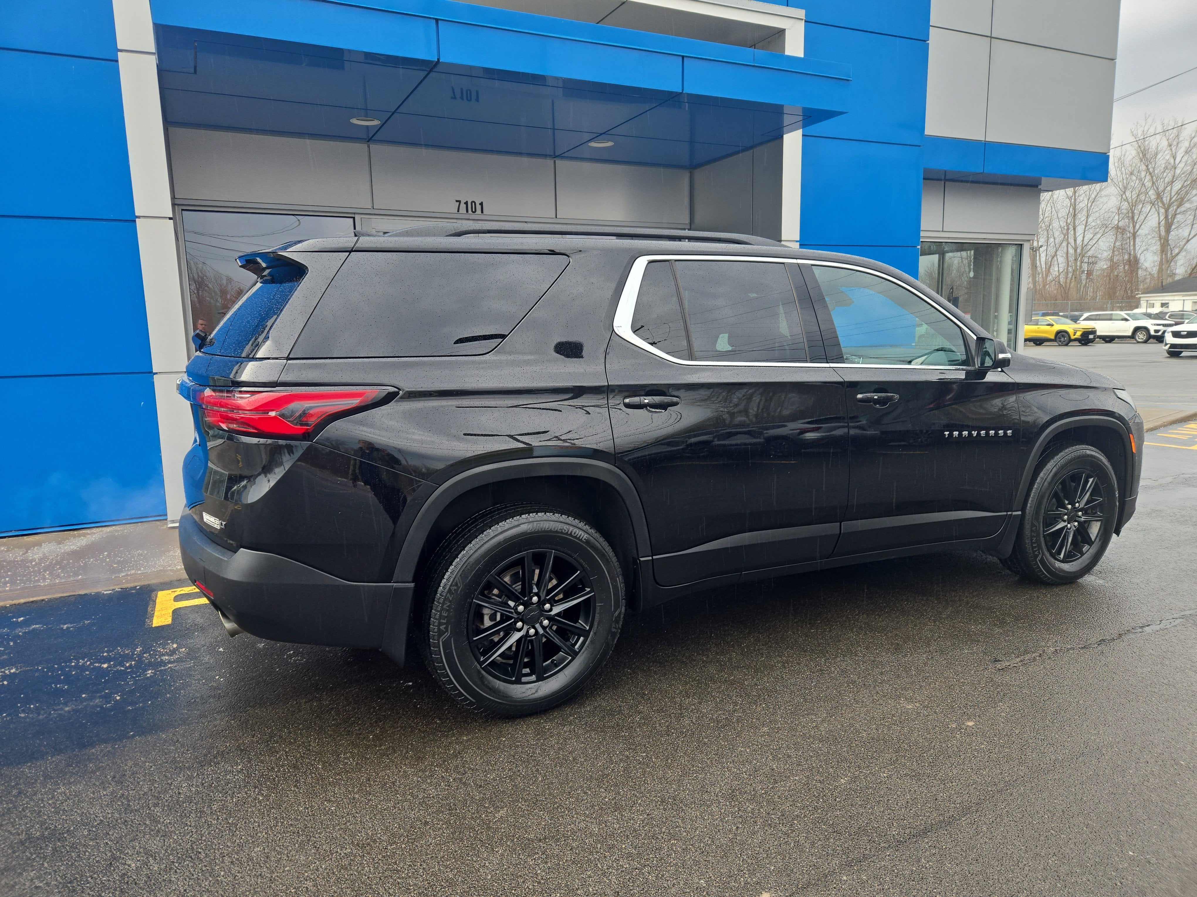 2023 Chevrolet Traverse LT Cloth