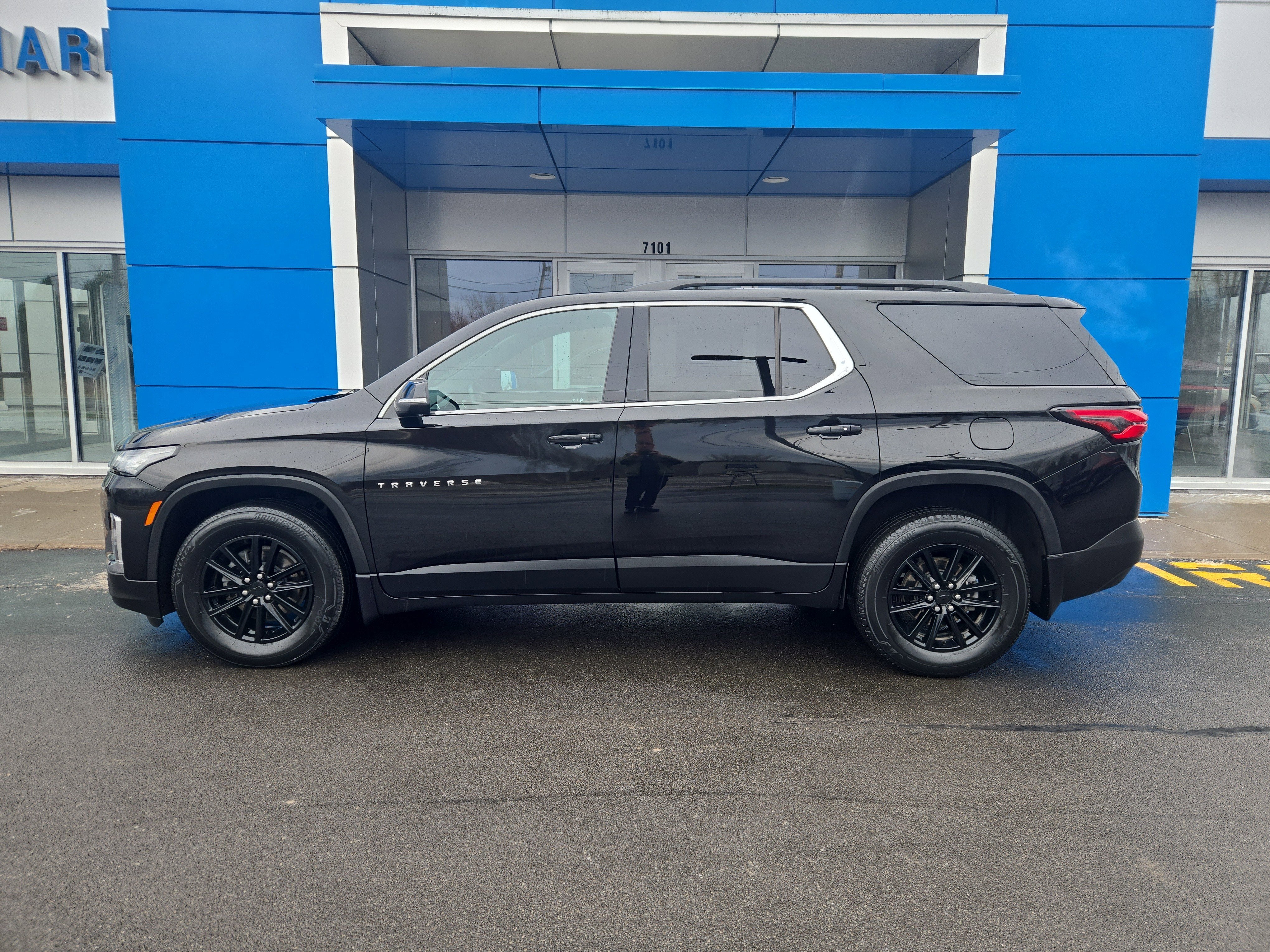 2023 Chevrolet Traverse LT Cloth