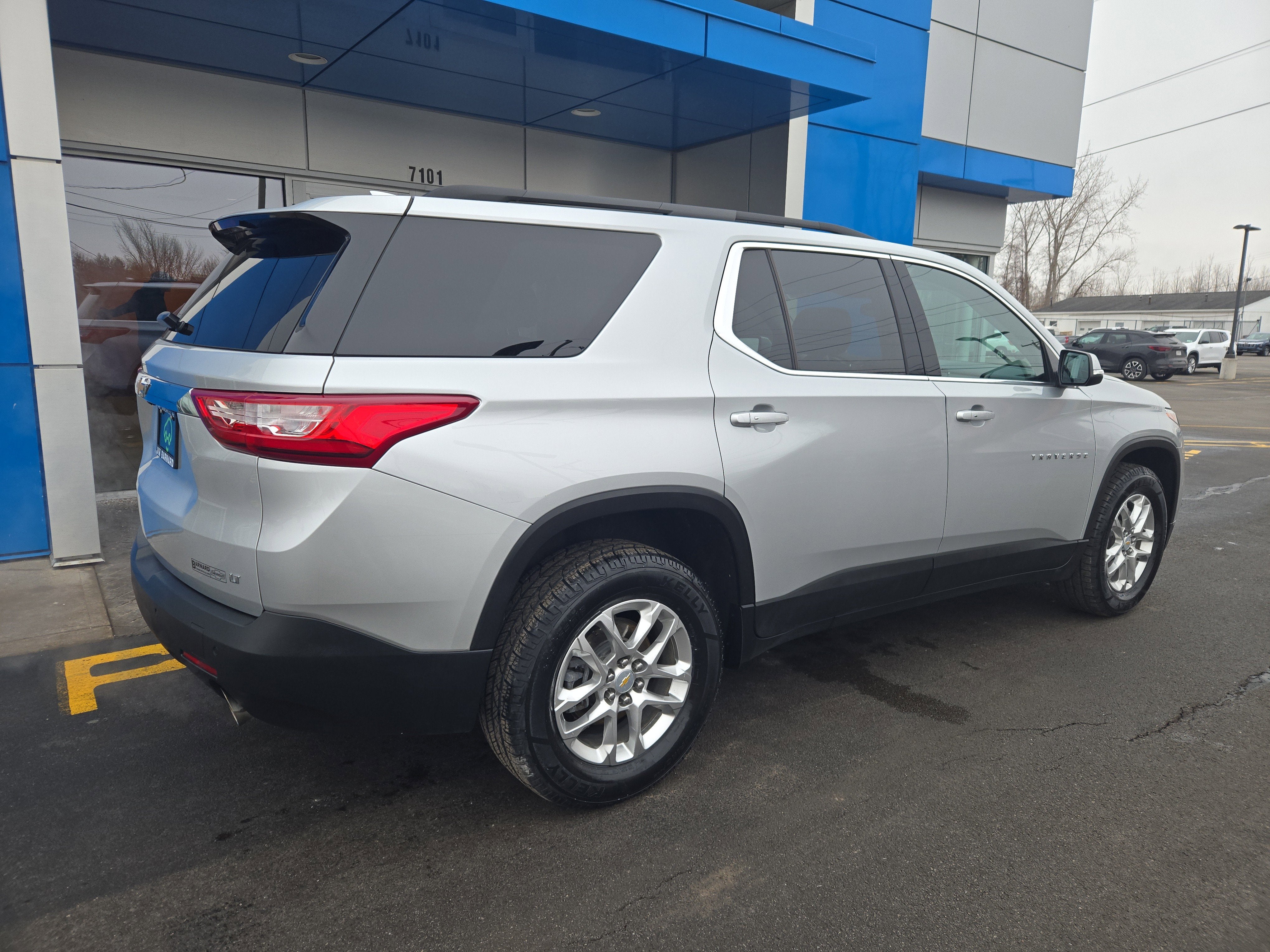 2021 Chevrolet Traverse LT Cloth