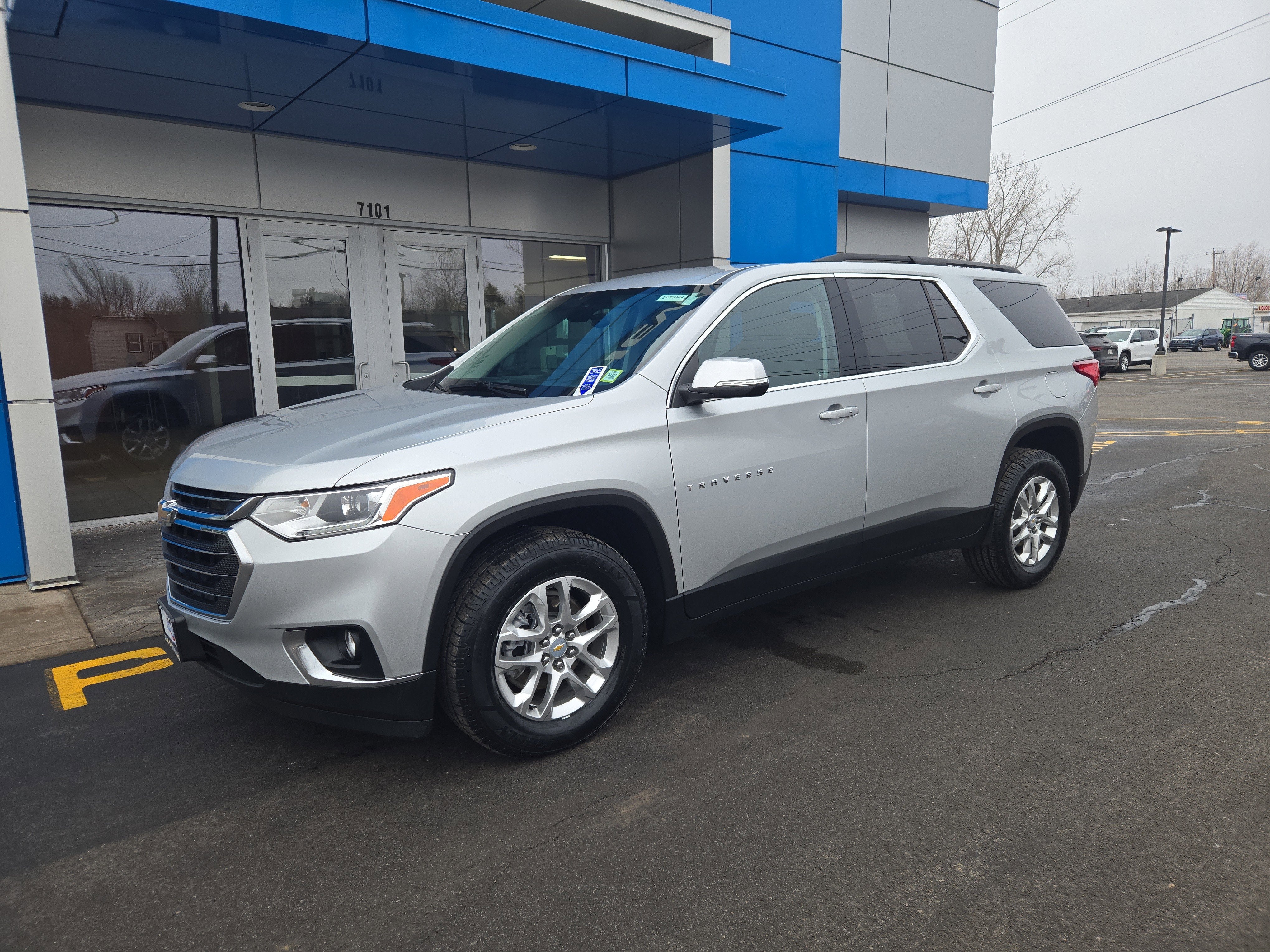 2021 Chevrolet Traverse LT Cloth