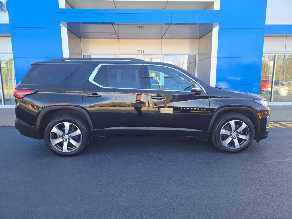 2023 Chevrolet Traverse LT Leather
