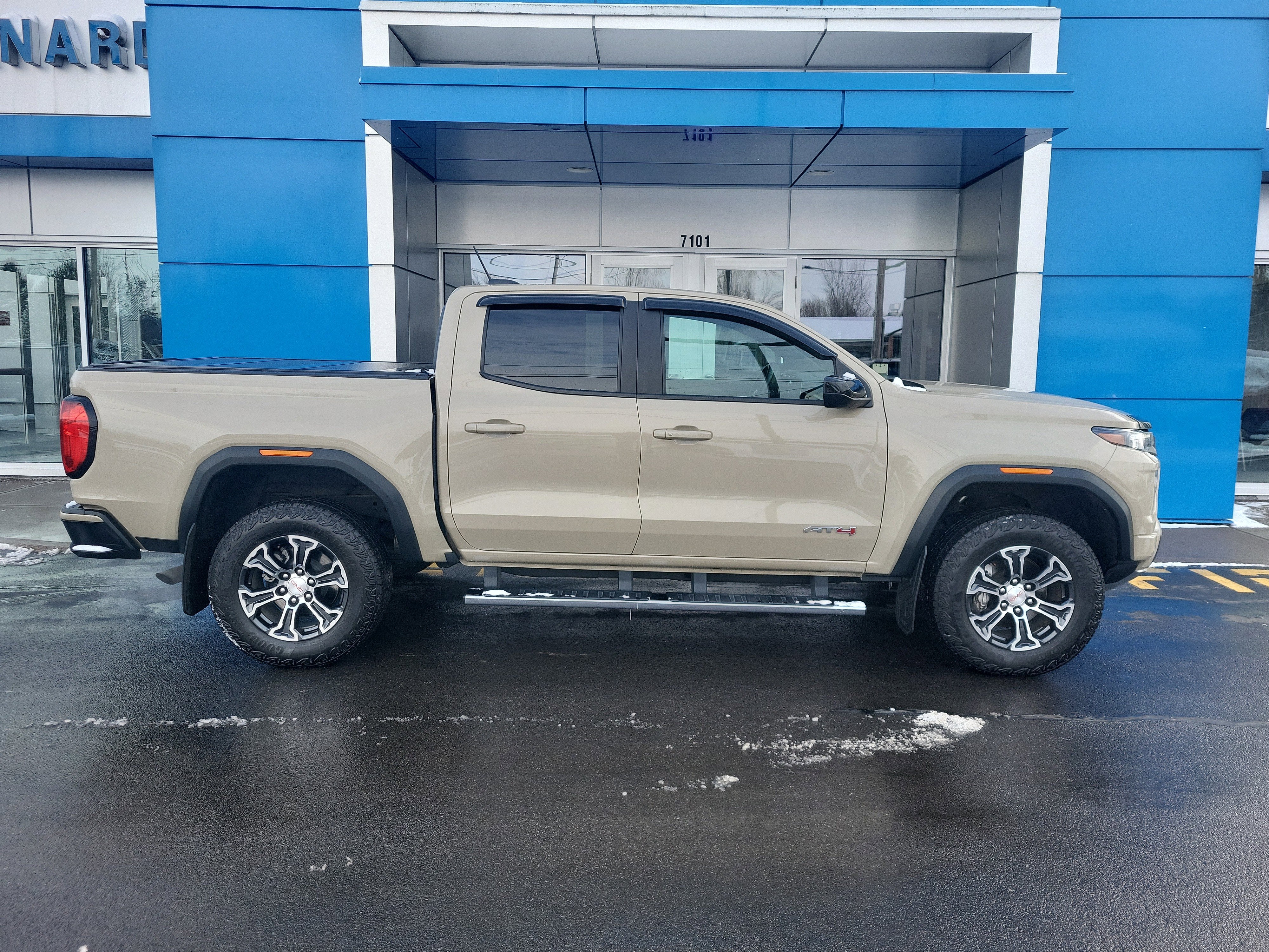 2023 GMC Canyon AT4
