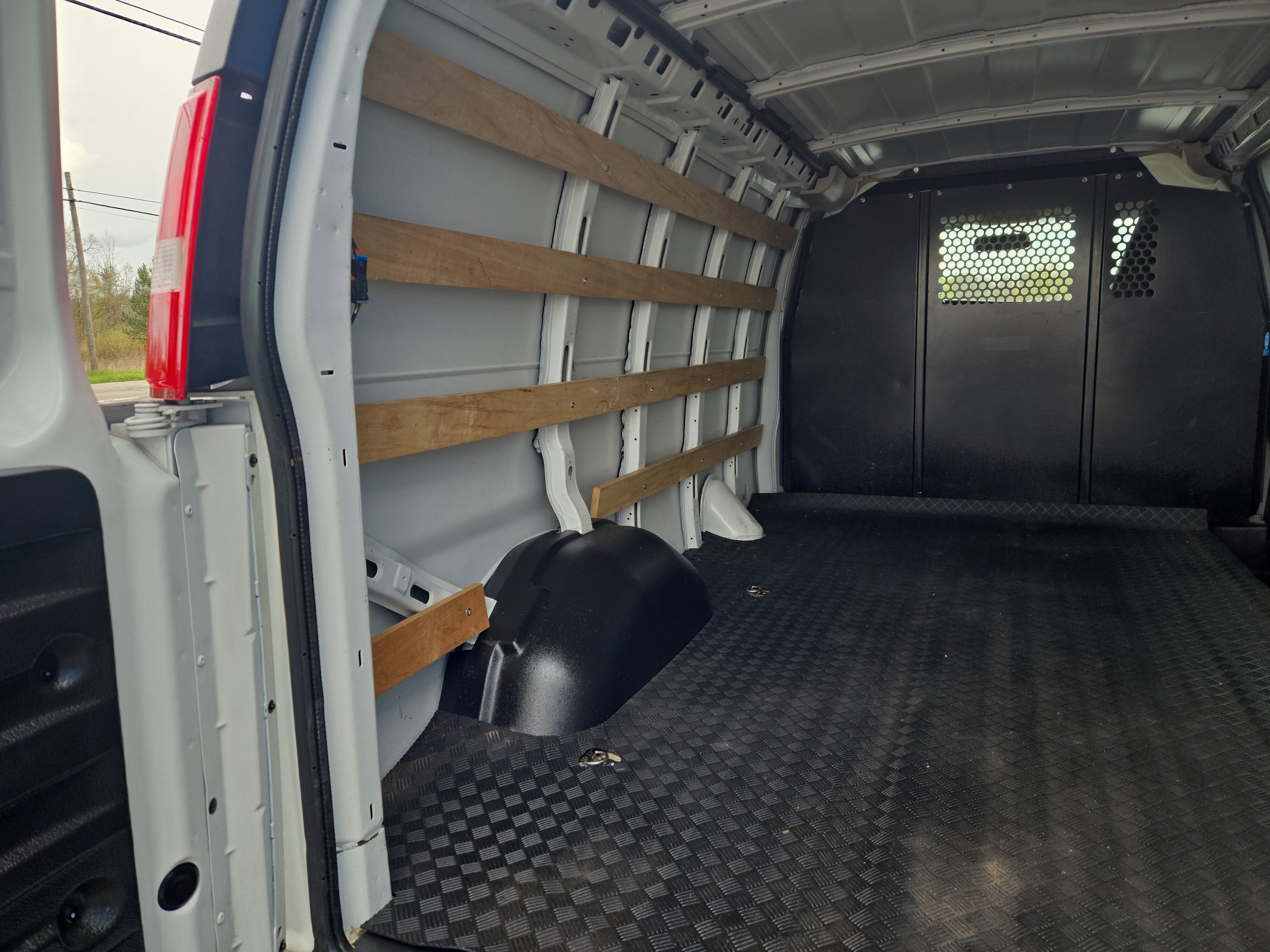 2024 GMC Savana Cargo 2500 Work Van