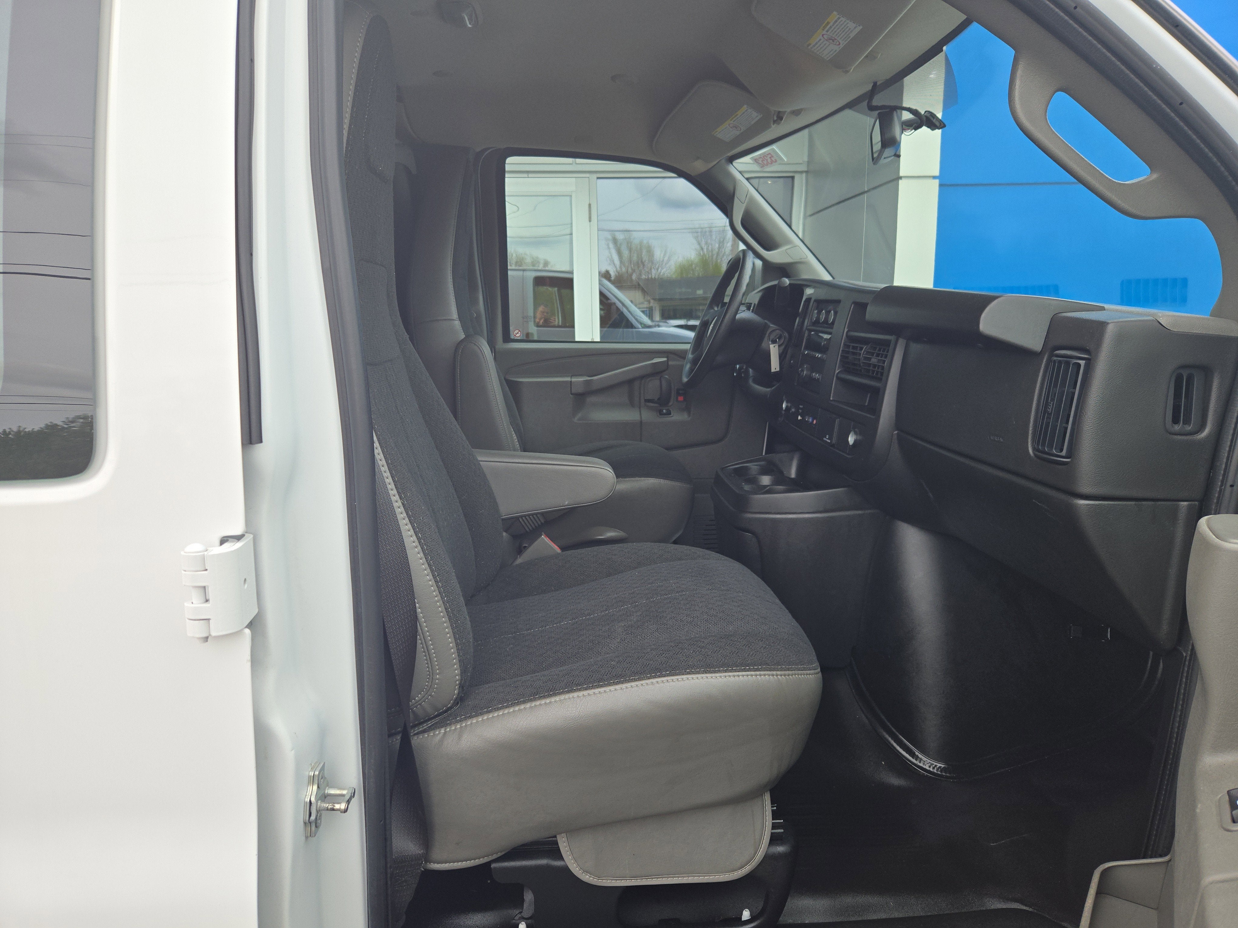 2024 GMC Savana Cargo 2500 Work Van