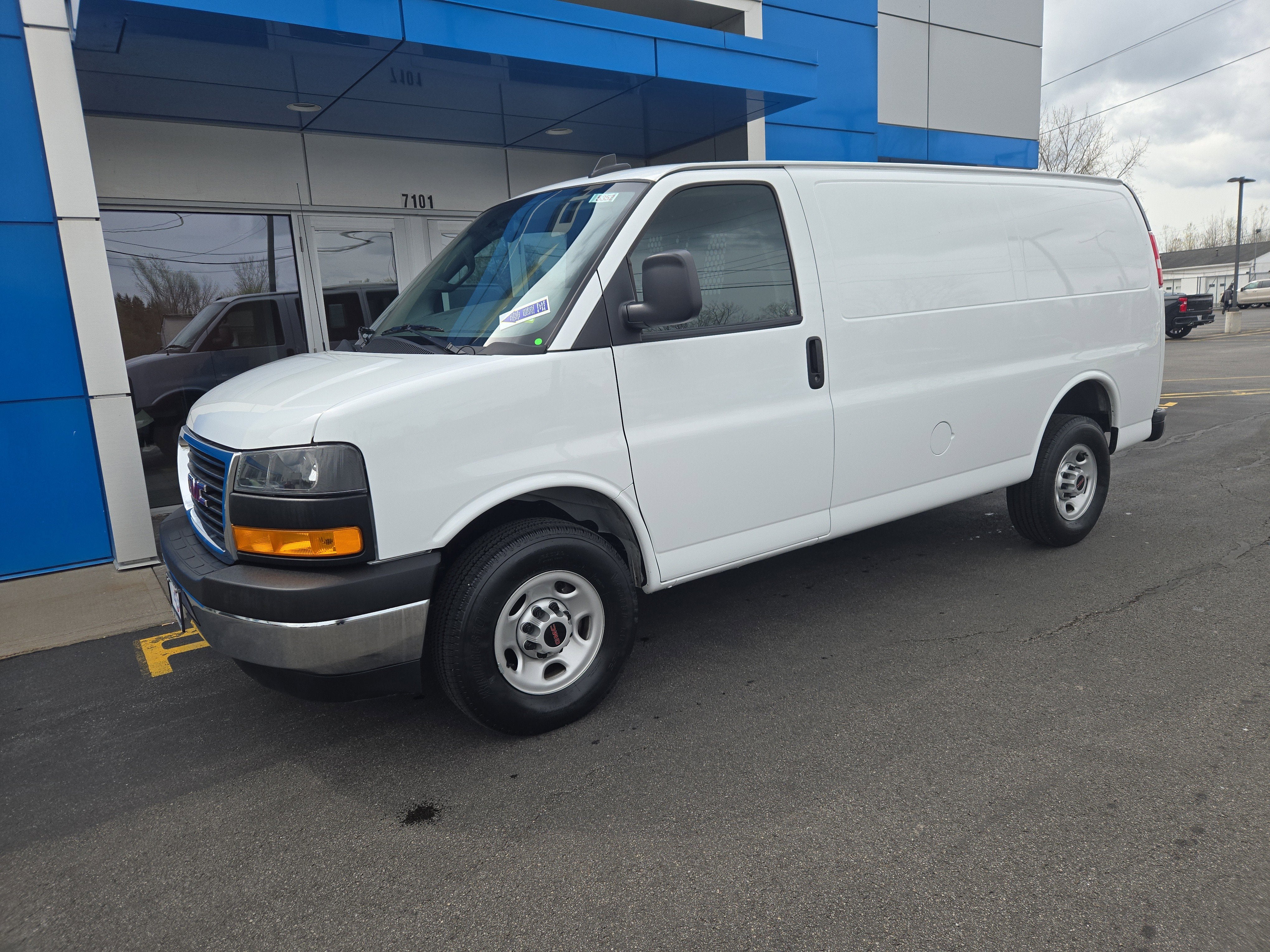 2024 GMC Savana Cargo 2500 Work Van