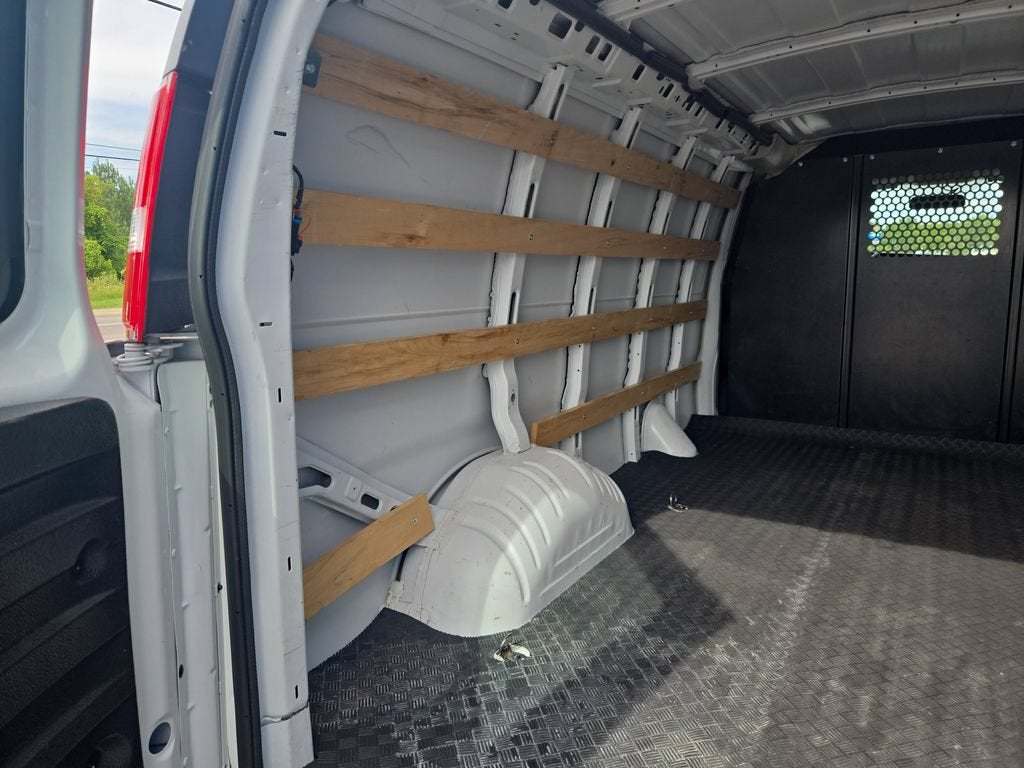 2025 GMC Savana Cargo Work Van