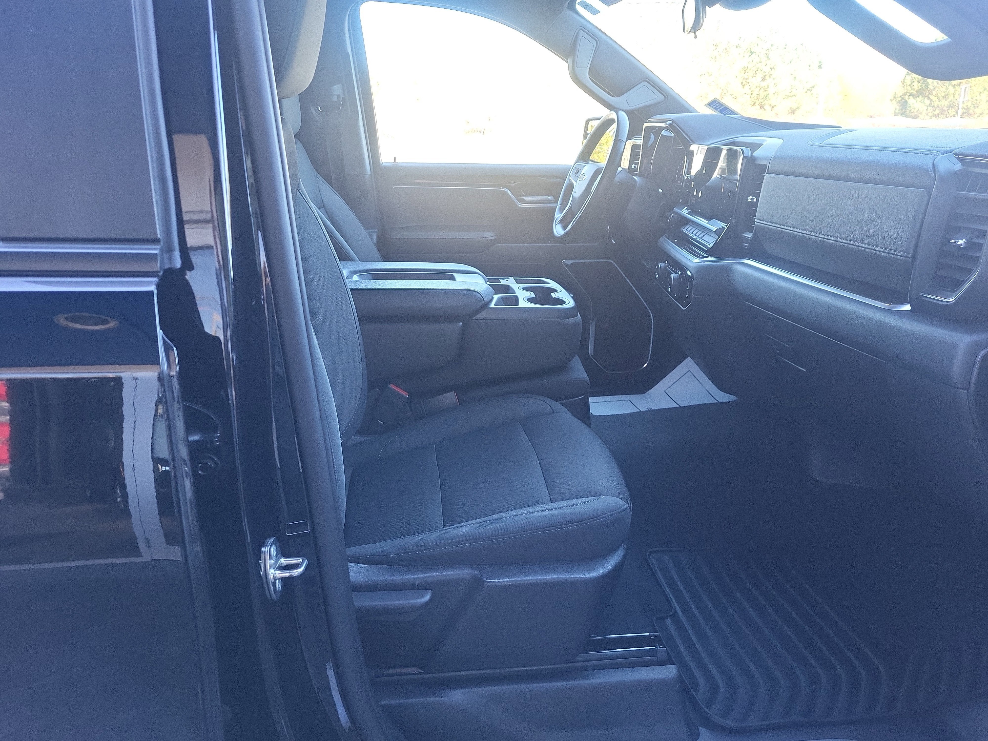 2022 Chevrolet Silverado 1500 LT (2FL)