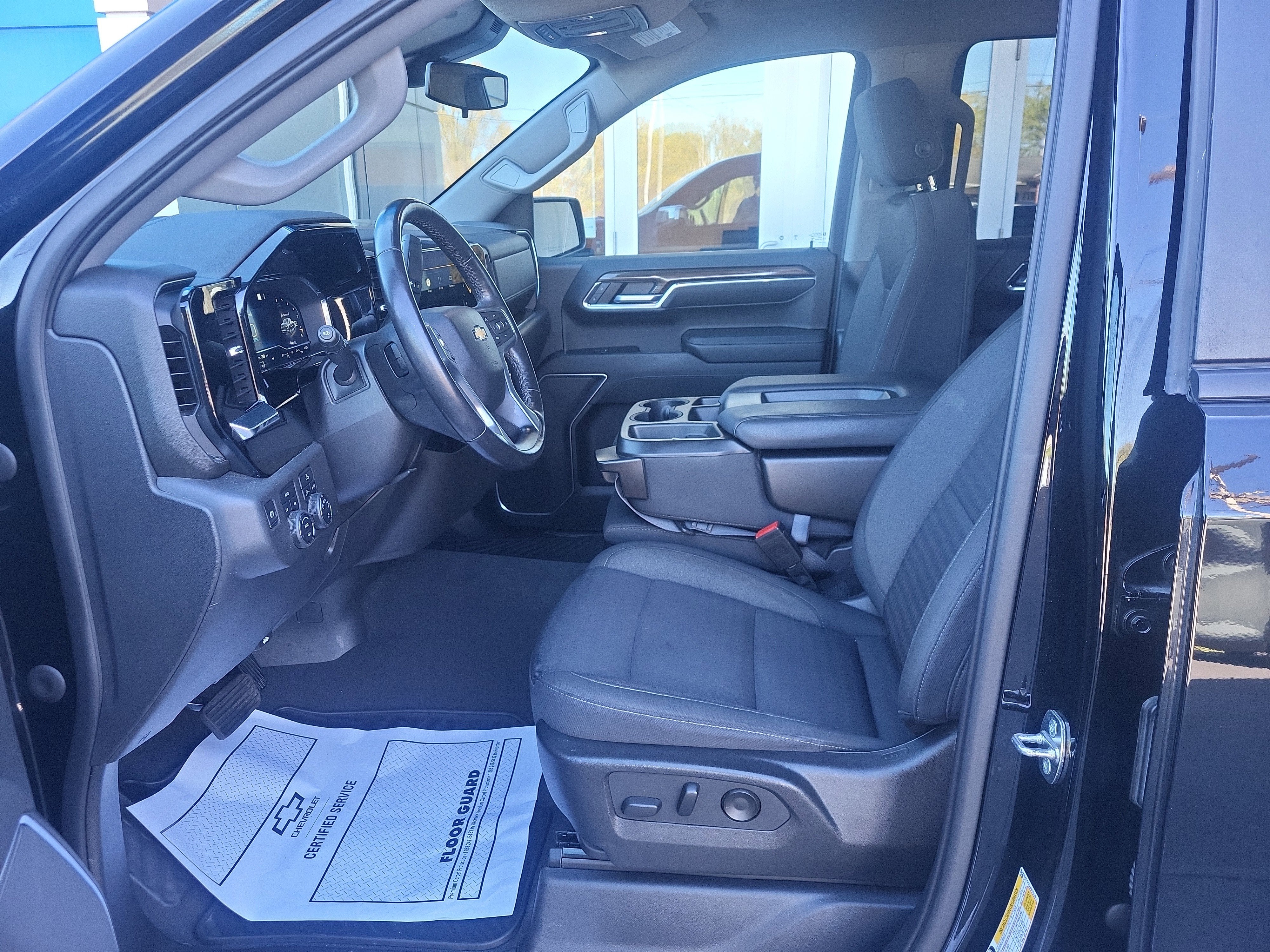 2022 Chevrolet Silverado 1500 LT (2FL)