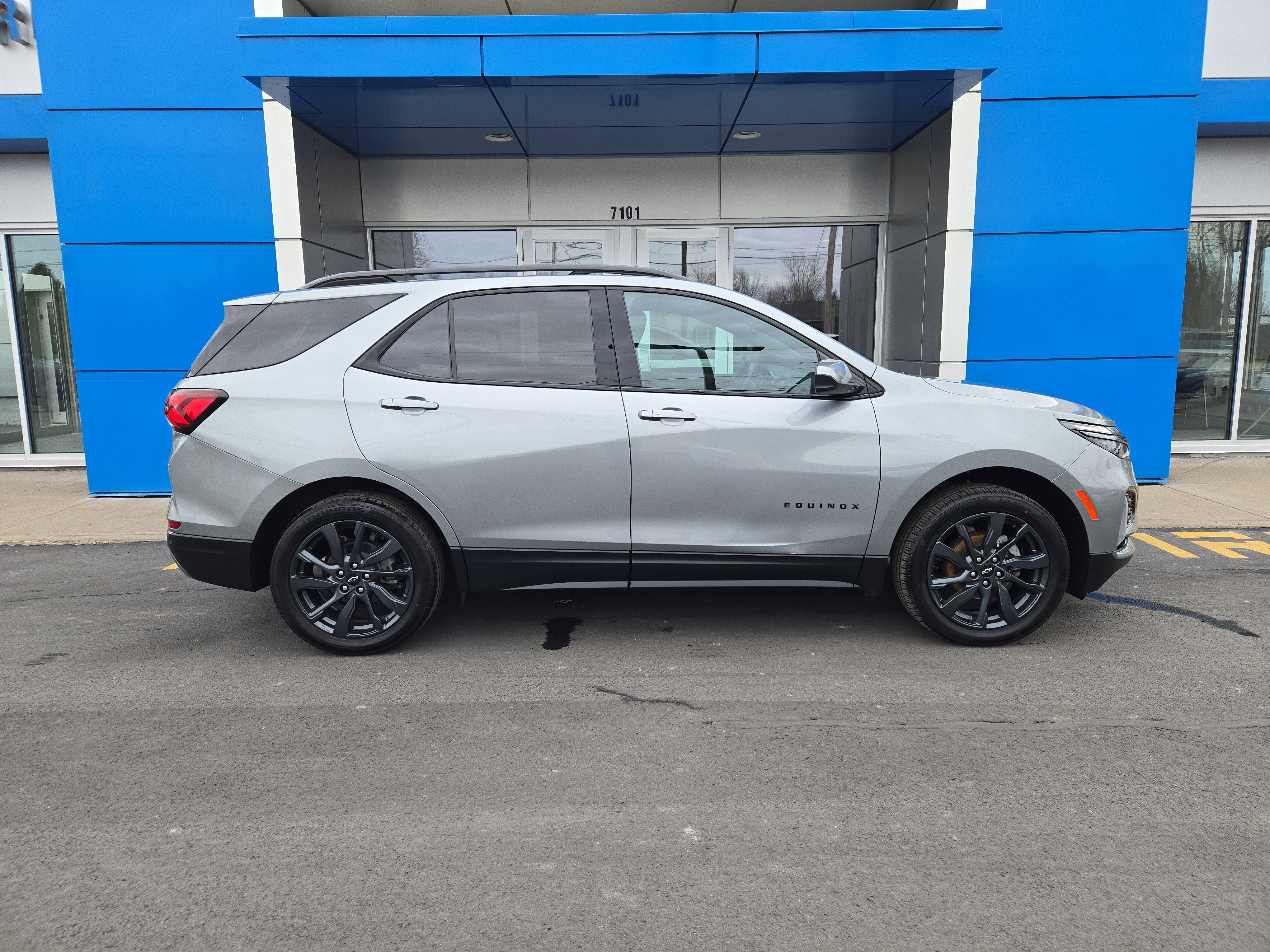 2023 Chevrolet Equinox RS