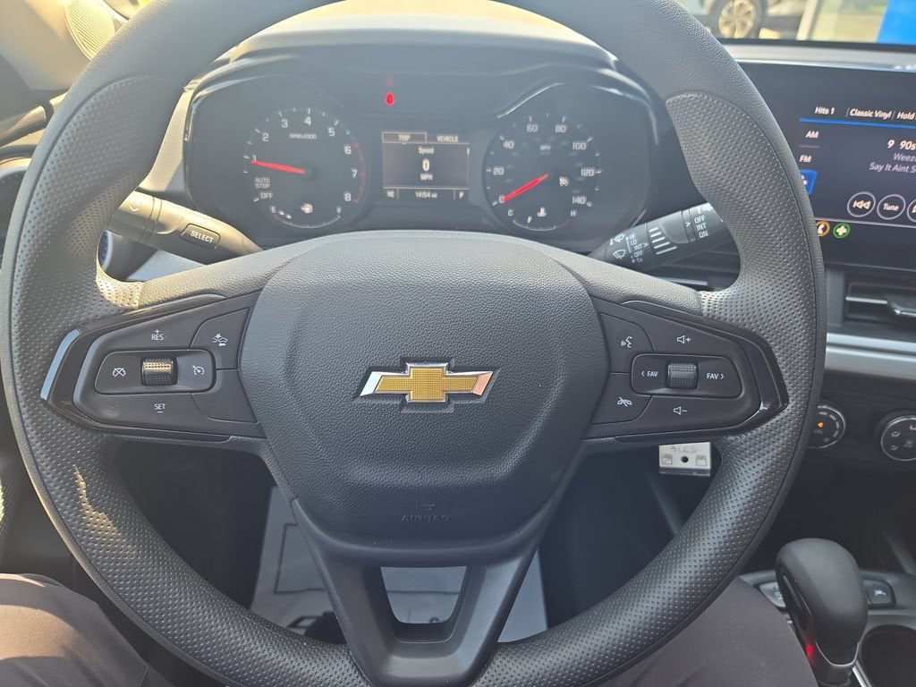 2025 Chevrolet Trax LS