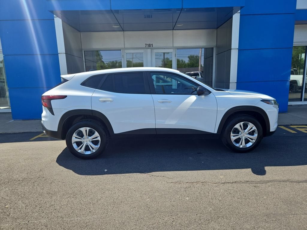 2025 Chevrolet Trax LS